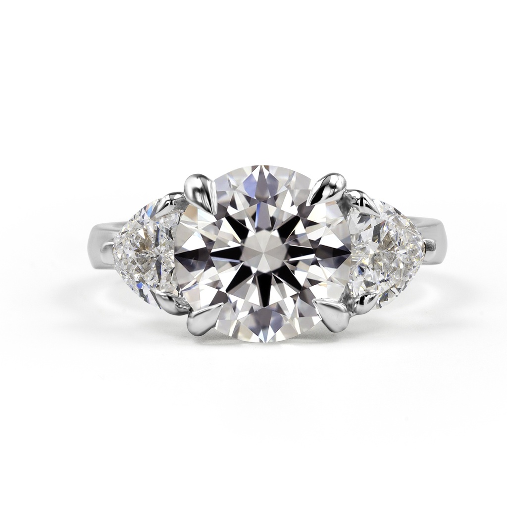 4.12 Cts 14k White Gold Round Shape 3 Stones Ring - Video