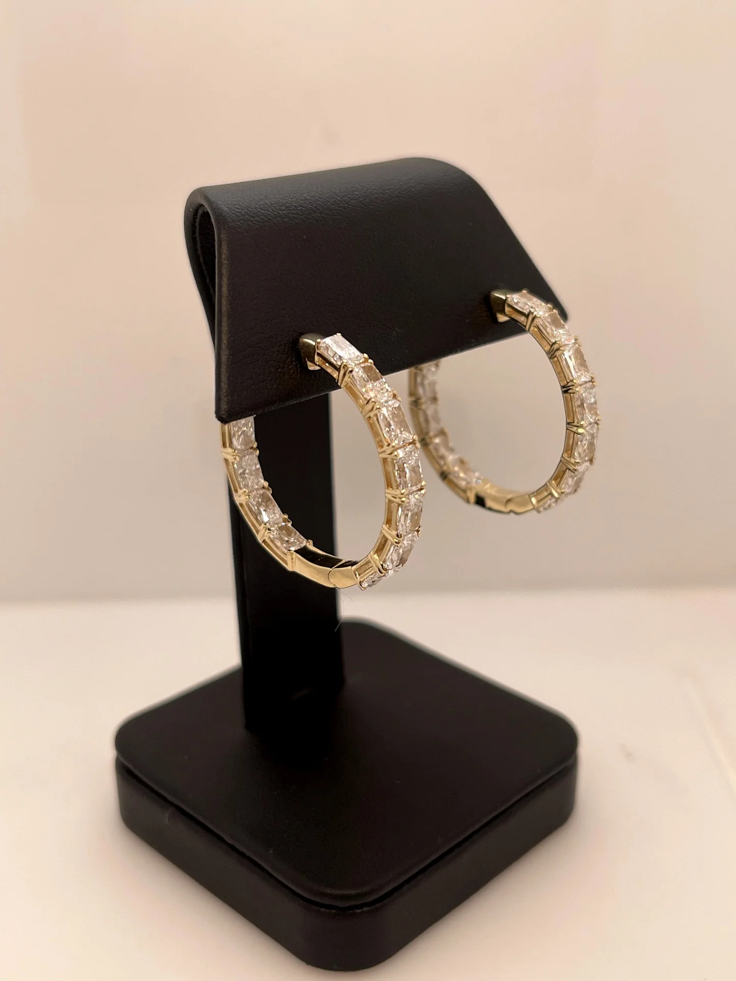 5.54 Cts 14k Yellow Gold Radiant Shape Hoops Earring - Image 3