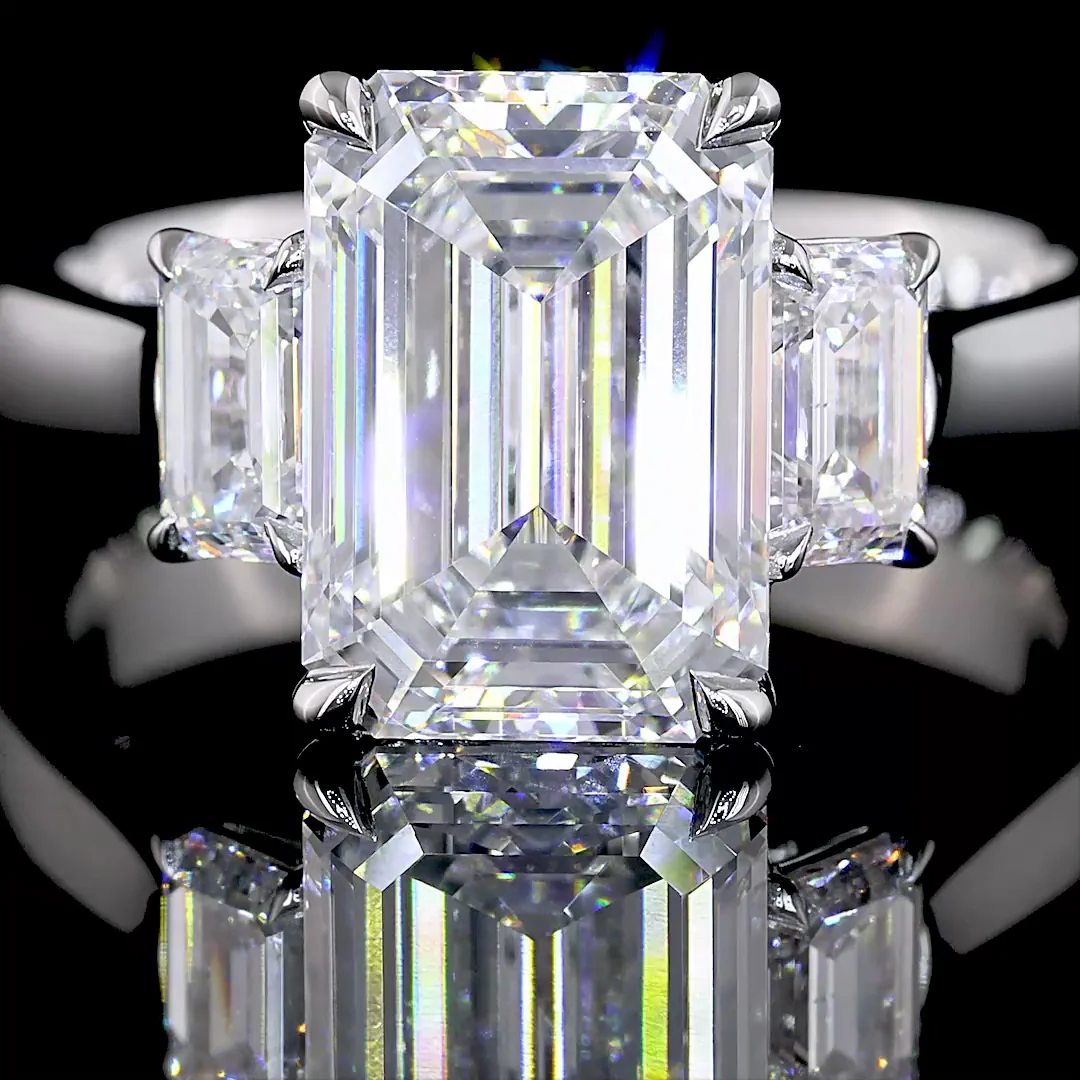 3.85 Cts Platinum Emerald Shape 3 Stones Ring - Image 2