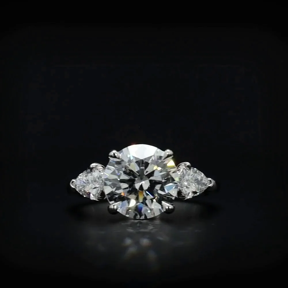 3.66 Cts 14k White Gold Round Shape 3 Stones Ring - Video