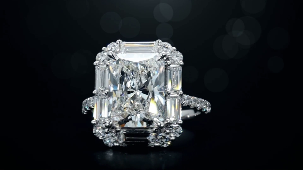 5.57 Cts 14k White Gold Radiant Shape Special Ring - Video