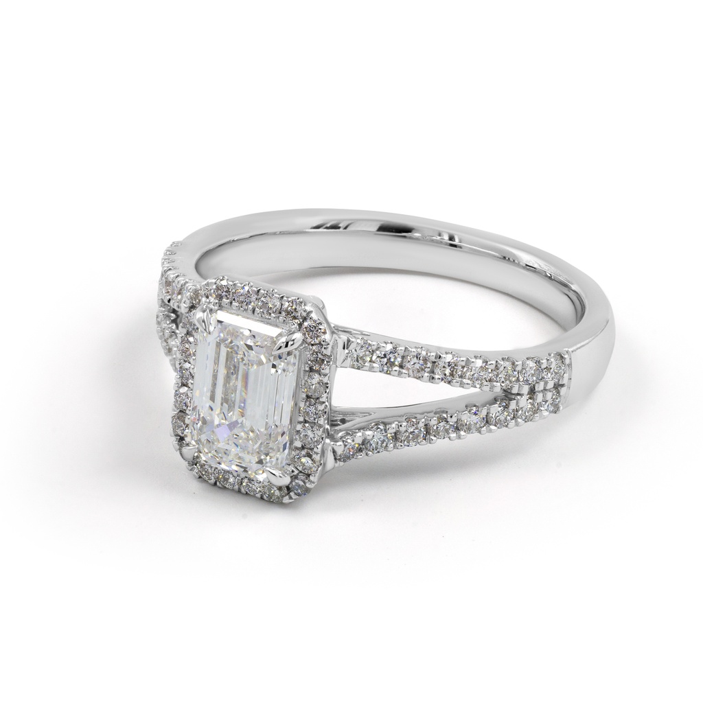 11.53 Cts 18k White Gold Emerald Shape Split Shank Ring - Image 2