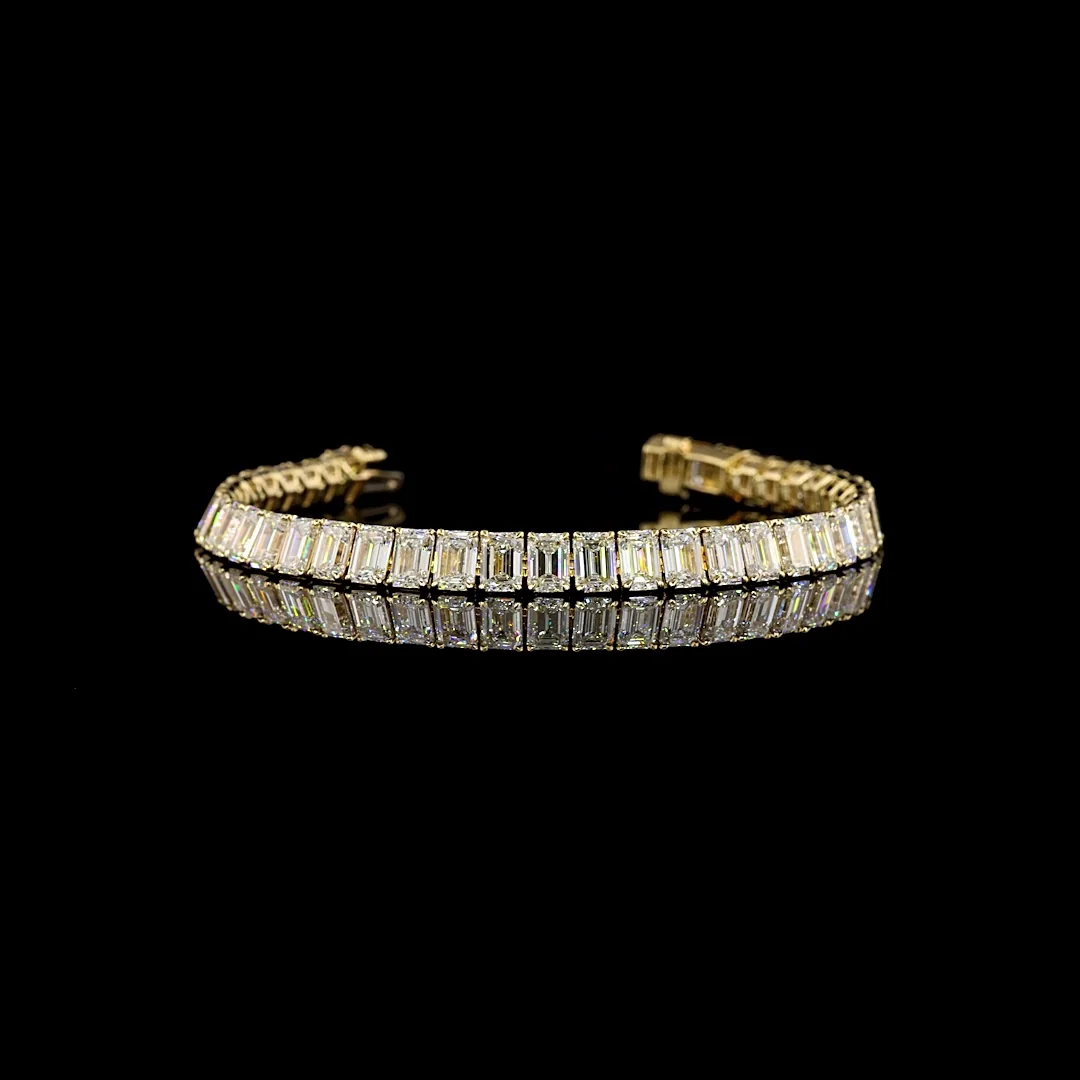 17.29 Cts 14k Yellow Gold Emerald Shape Tennis Bracelet - Video