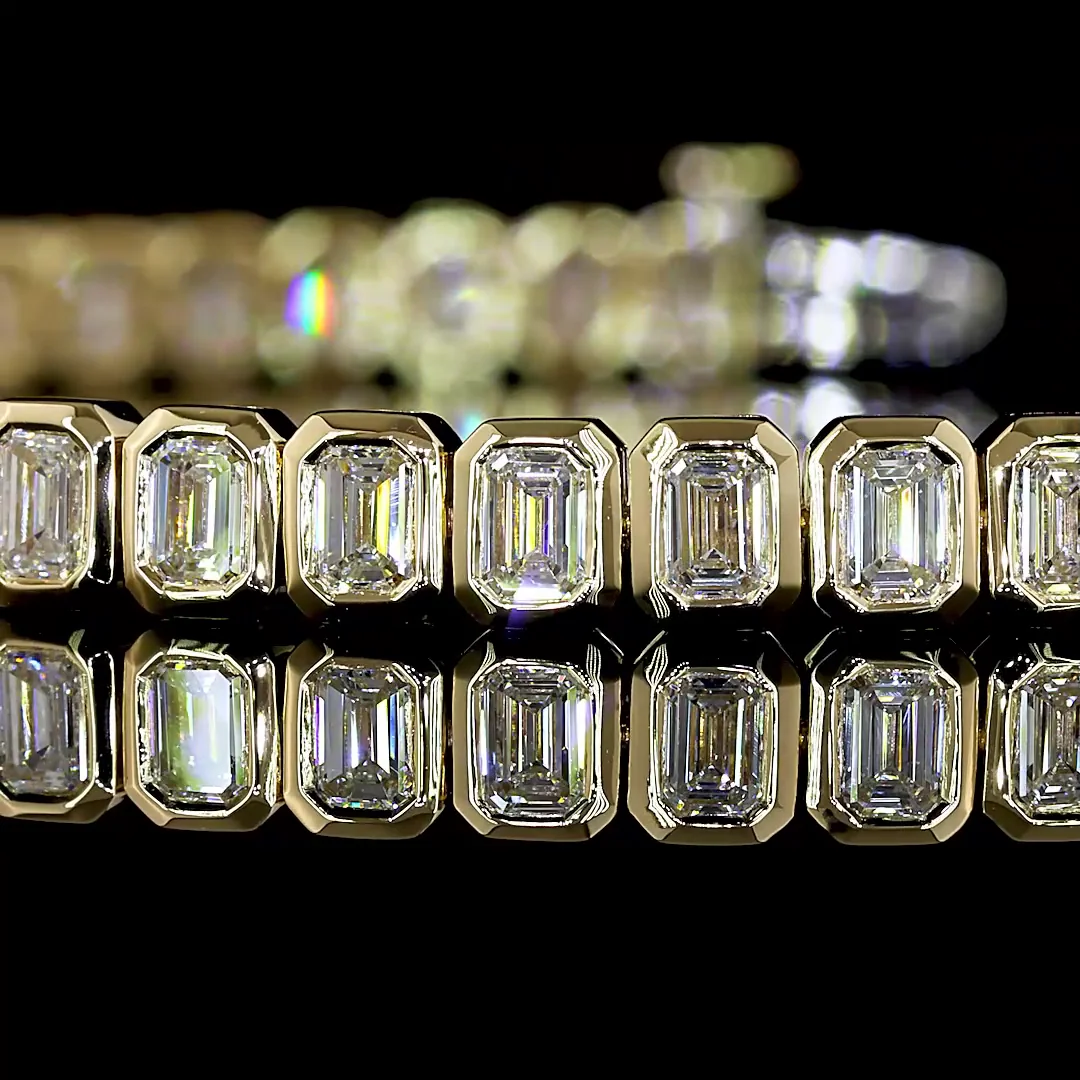 5.08 Cts 14k Yellow Gold Emerald Shape Tennis Bracelet - Image 3