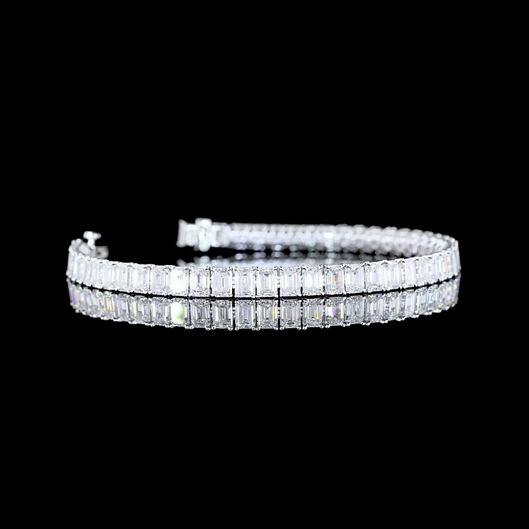 11.88 Cts 14k White Gold Emerald Shape Tennis Bracelet - Video