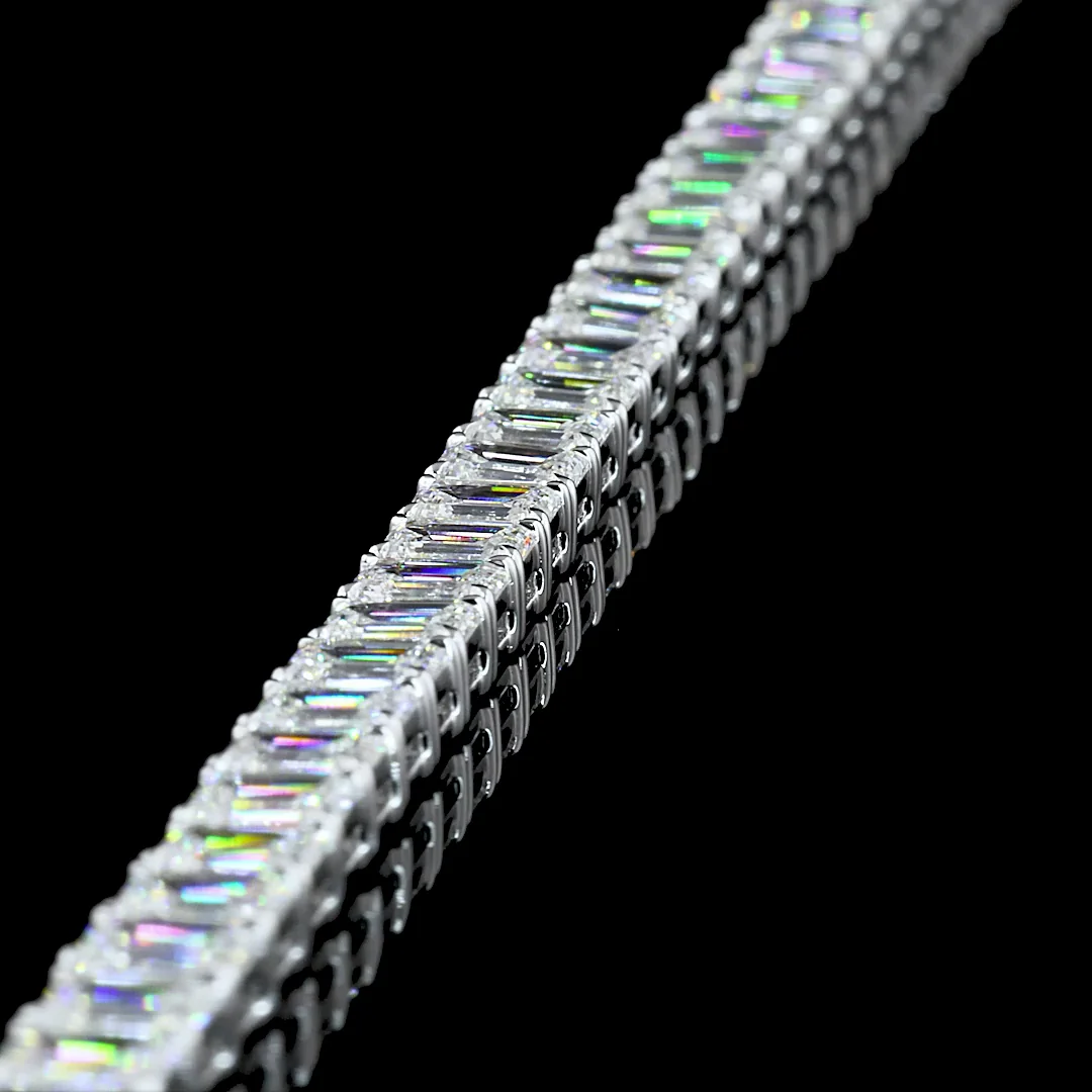 12.37 Cts 14k White Gold Emerald Shape Tennis Bracelet - Image 3
