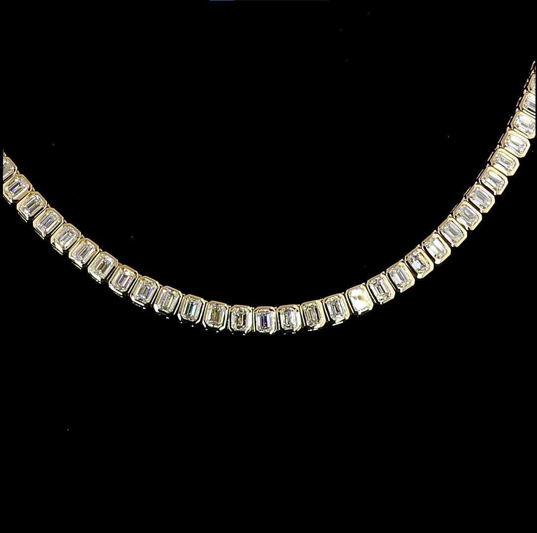 14.96 Cts 14k Yellow Gold Emerald Shape Tennis Necklace - Image 2