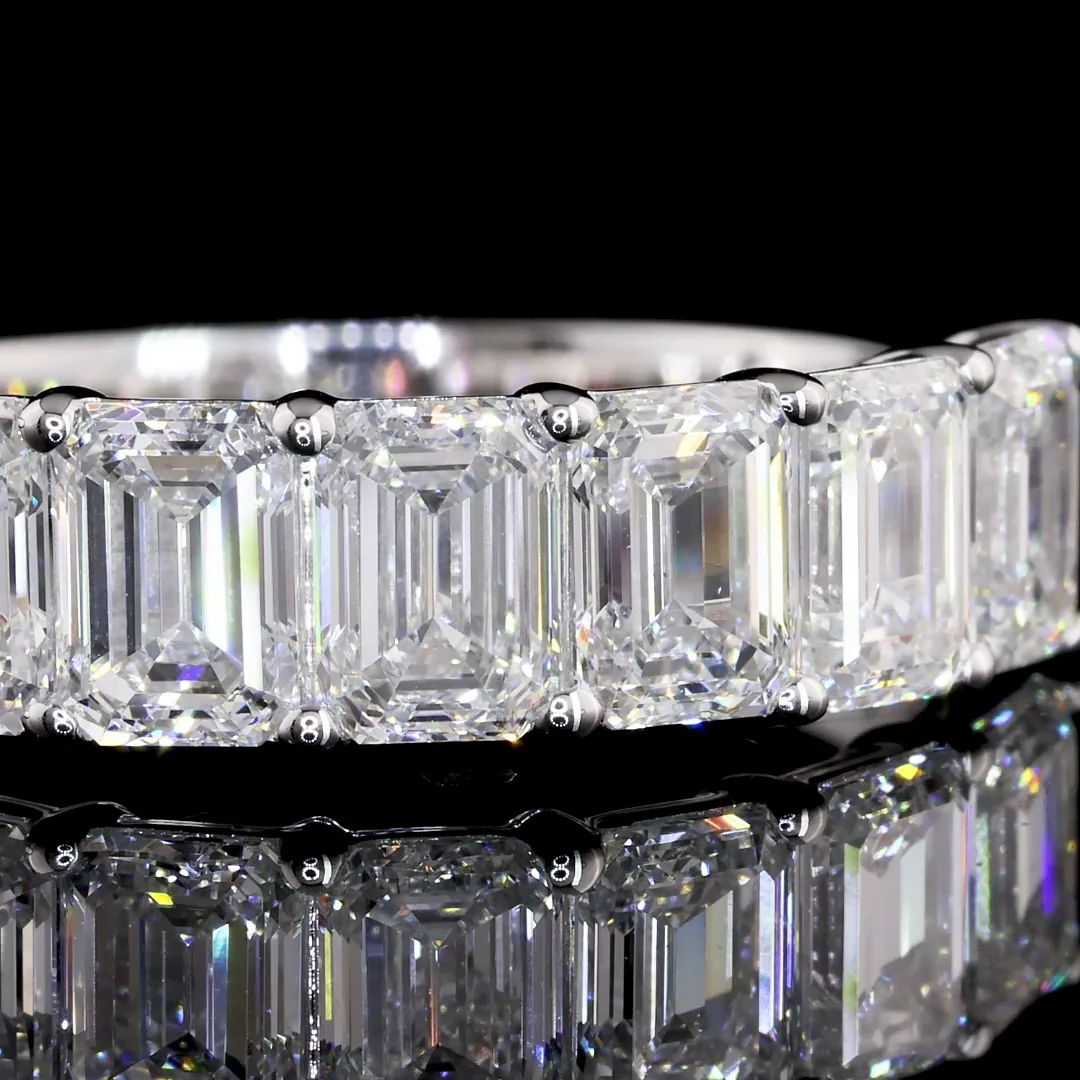 2.07 Cts 14k White Gold Emerald Shape 7 Stones Eternity Band - Image 2