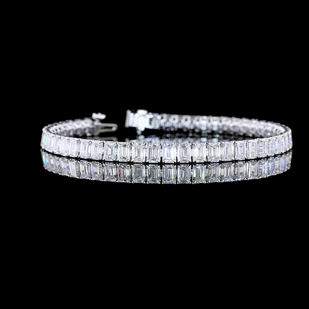 13.86 Cts 14k White Gold Emerald Shape Tennis Bracelet - Video