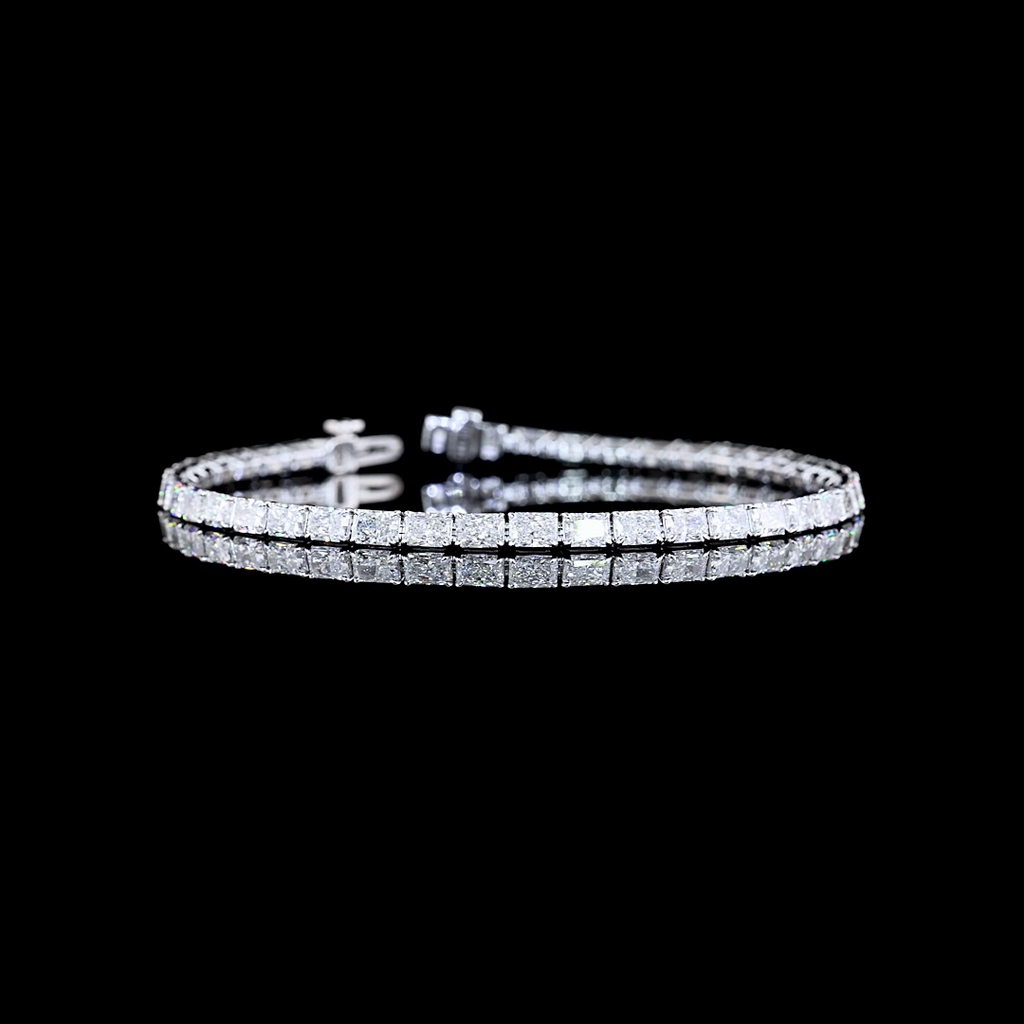 7.52 Cts 14k White Gold Radiant Shape Tennis Bracelet - Video