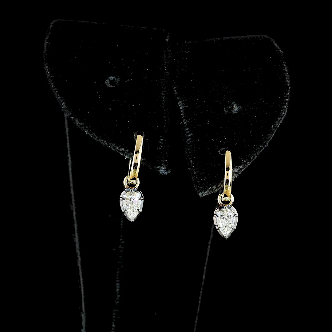 0.54 Cts 14k Yellow Gold Pear Shape Hanging Earring - Video