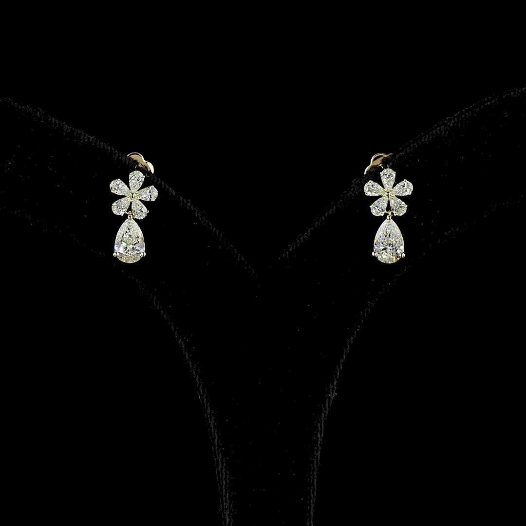 1.98 Cts 14k Yellow Gold Pear Shape Hanging Earring - Video