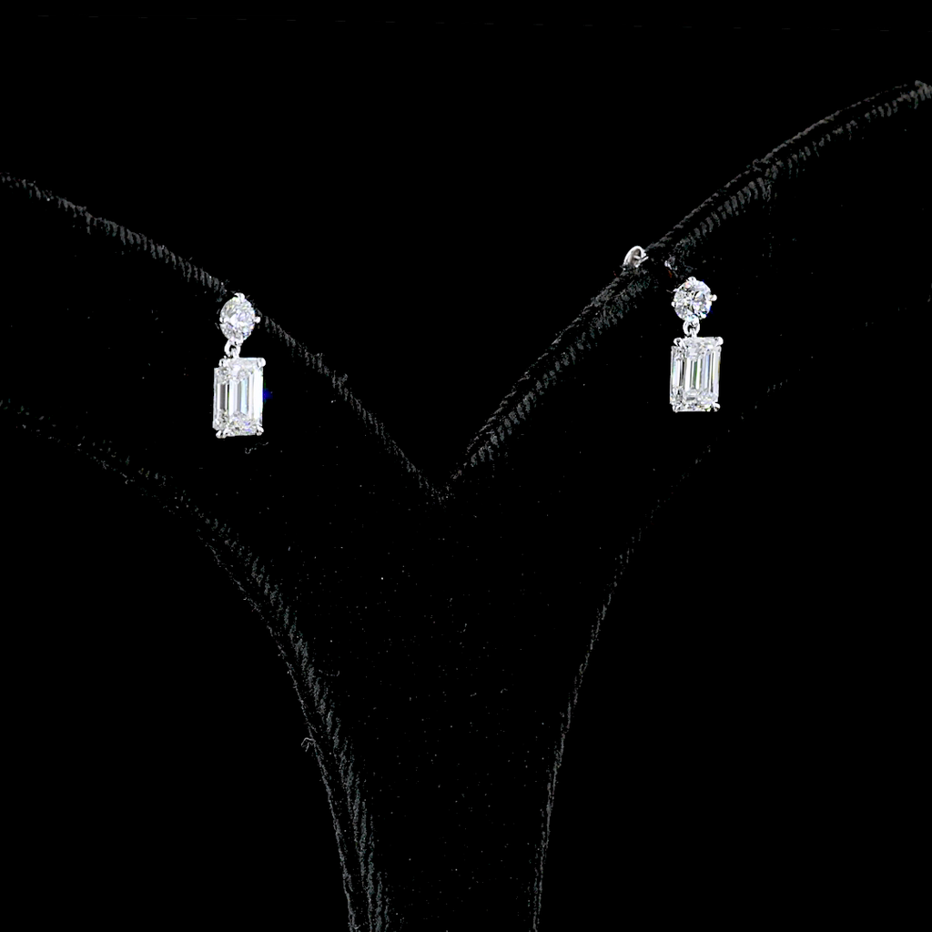 1.58 Cts 14k White Gold Emerald Shape Hanging Earring - Video