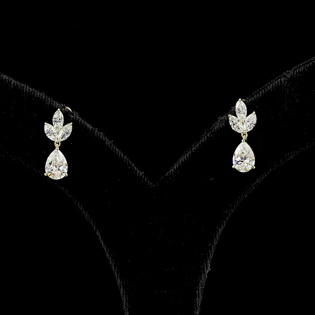 1.9 Cts 14k Yellow Gold Pear Shape Hanging Earring - Image 3