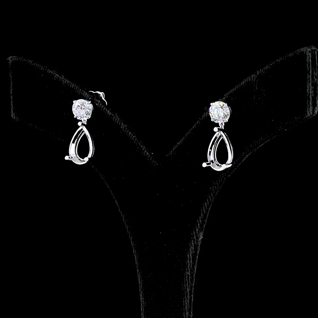 5.22 Cts 14k White Gold Pear Shape Hanging Earring - Image 2