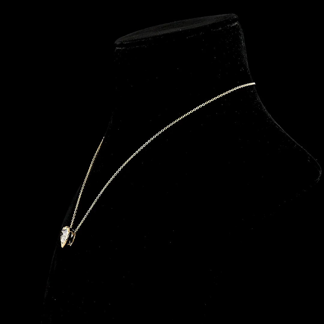 5.05 Cts 18k Yellow Gold Heart Shape Solitaire Pendant - Image 3