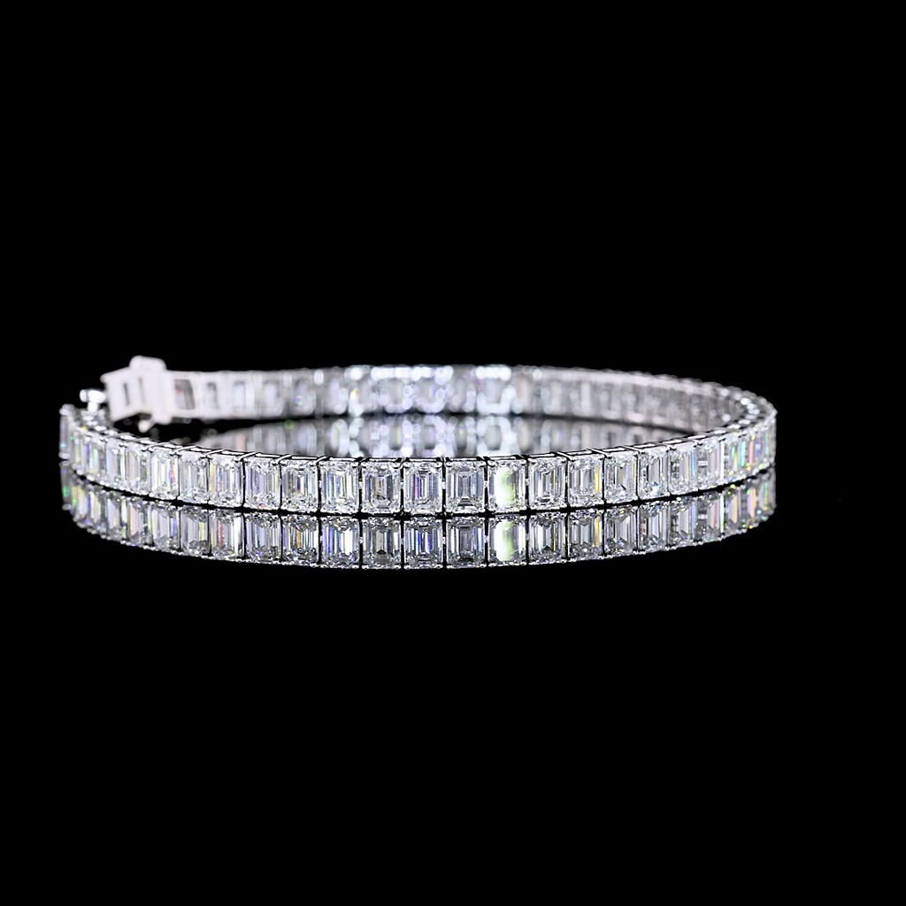 13.34 Cts 14k White Gold Emerald Shape Tennis Bracelet - Video