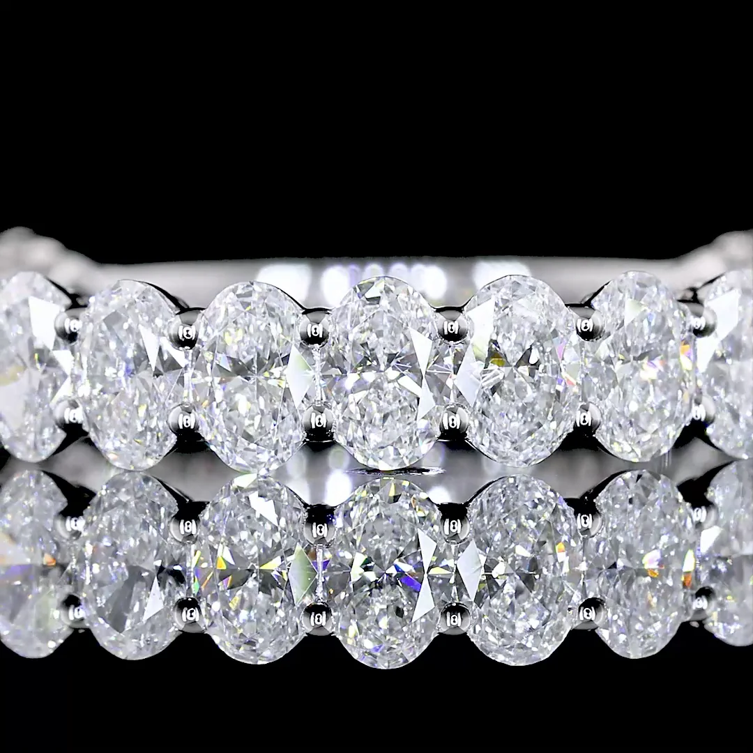 1.94 Cts 18k White Gold Oval Shape 3/4 Band Eternity Band - Image 3