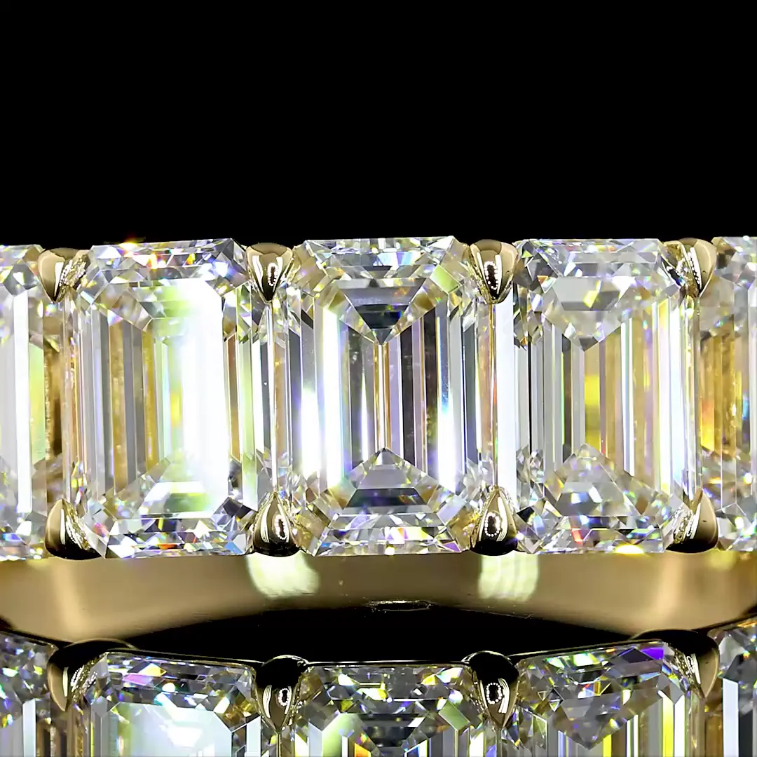 3.99 Cts 14k Yellow Gold Emerald Shape 7 Stones Eternity Band - Image 4