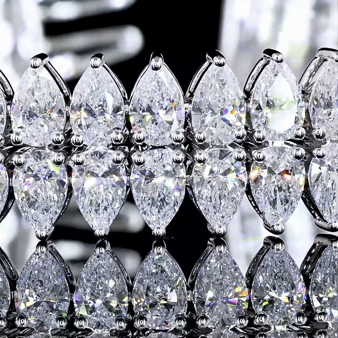 13.96 Cts 14k White Gold Pear Shape Special Bracelet - Image 2