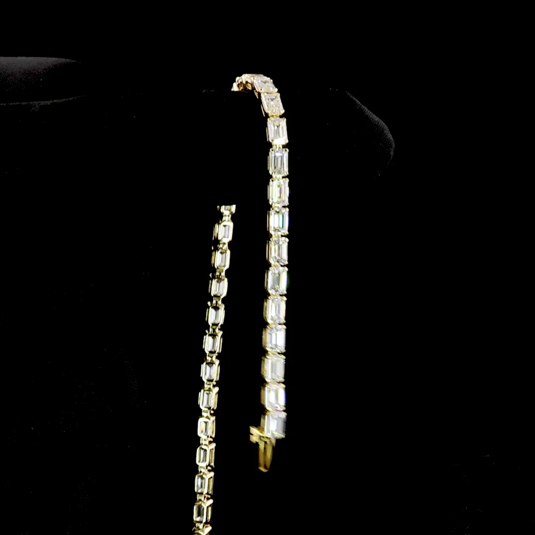8.97 Cts 14k Yellow Gold Emerald Shape Tennis Bracelet - Image 4