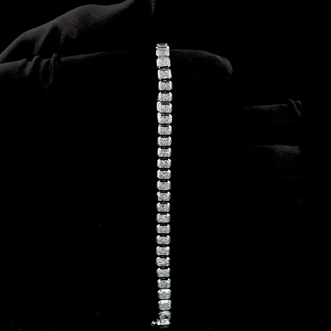 11.15 Cts 14k White Gold Radiant Shape Tennis Bracelet - Image 4