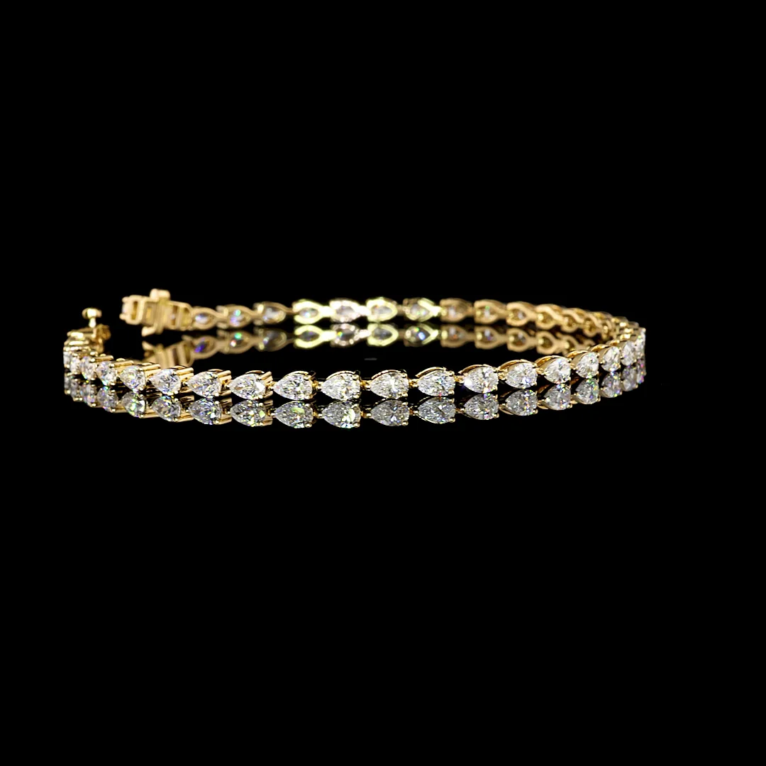 3.85 Cts 18k Yellow Gold Pear Shape Tennis Bracelet - Video
