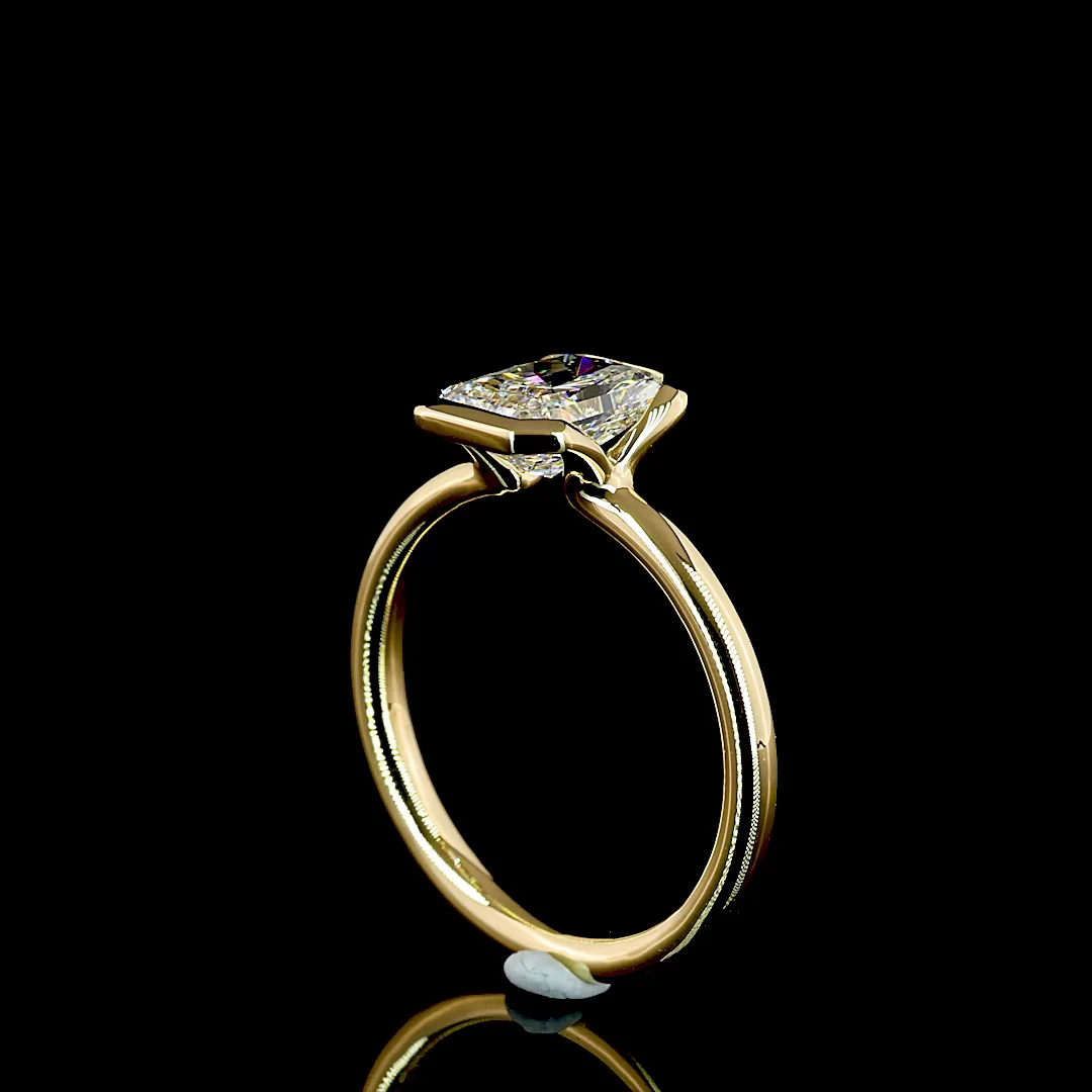 1.53 Cts 18k Yellow Gold Radiant Shape Solitaire Ring - Image 2