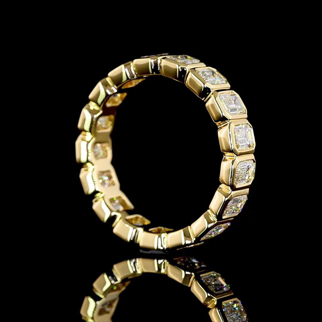 2.54 Cts 18k Yellow Gold Emerald Shape Eternity Band Eternity Band - Image 2