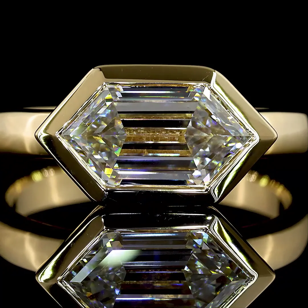 2.13 Cts 14k Yellow Gold Step Marquise Shape Solitaire Ring - Image 3