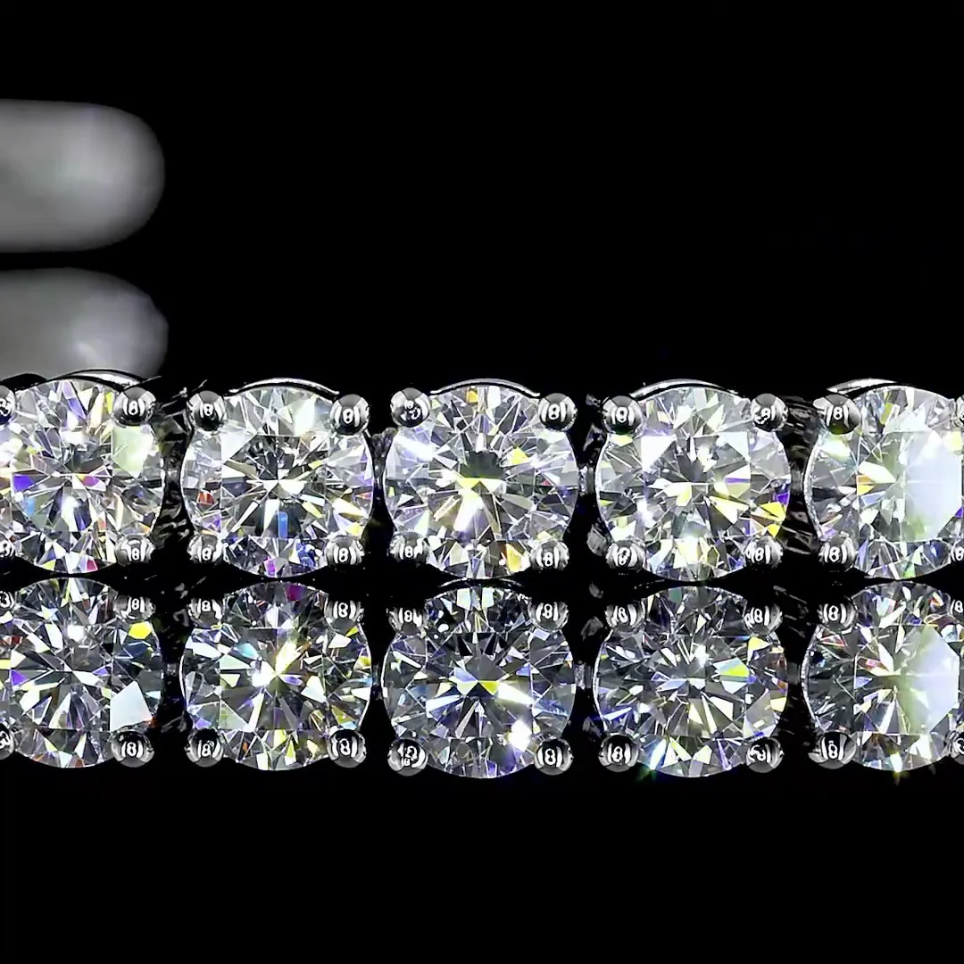 5.32 Cts 14k White Gold - Platinum Round Shape Tennis Bracelet - Image 2