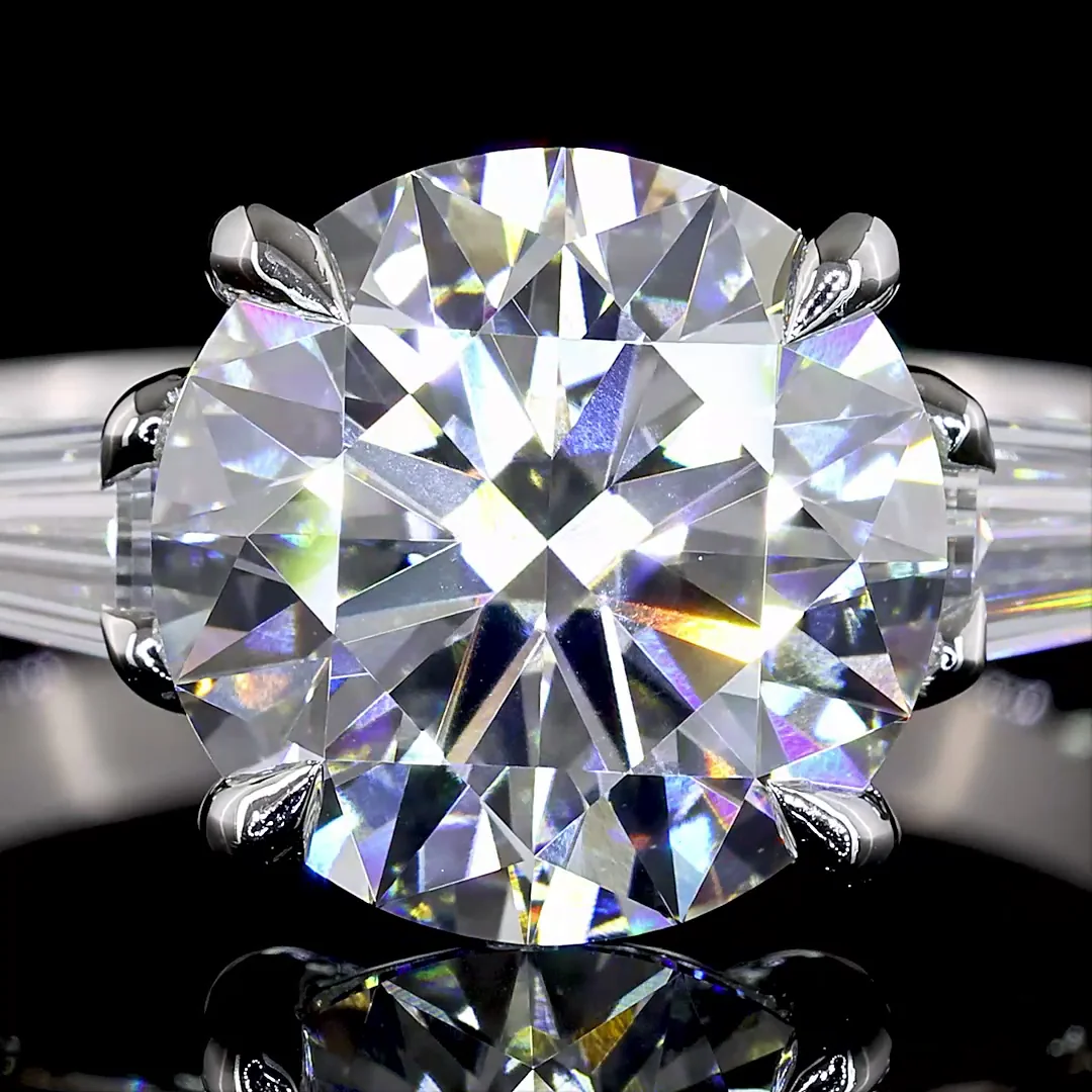 3.65 Cts Platinum Round Shape 3 Stones Ring - Image 3