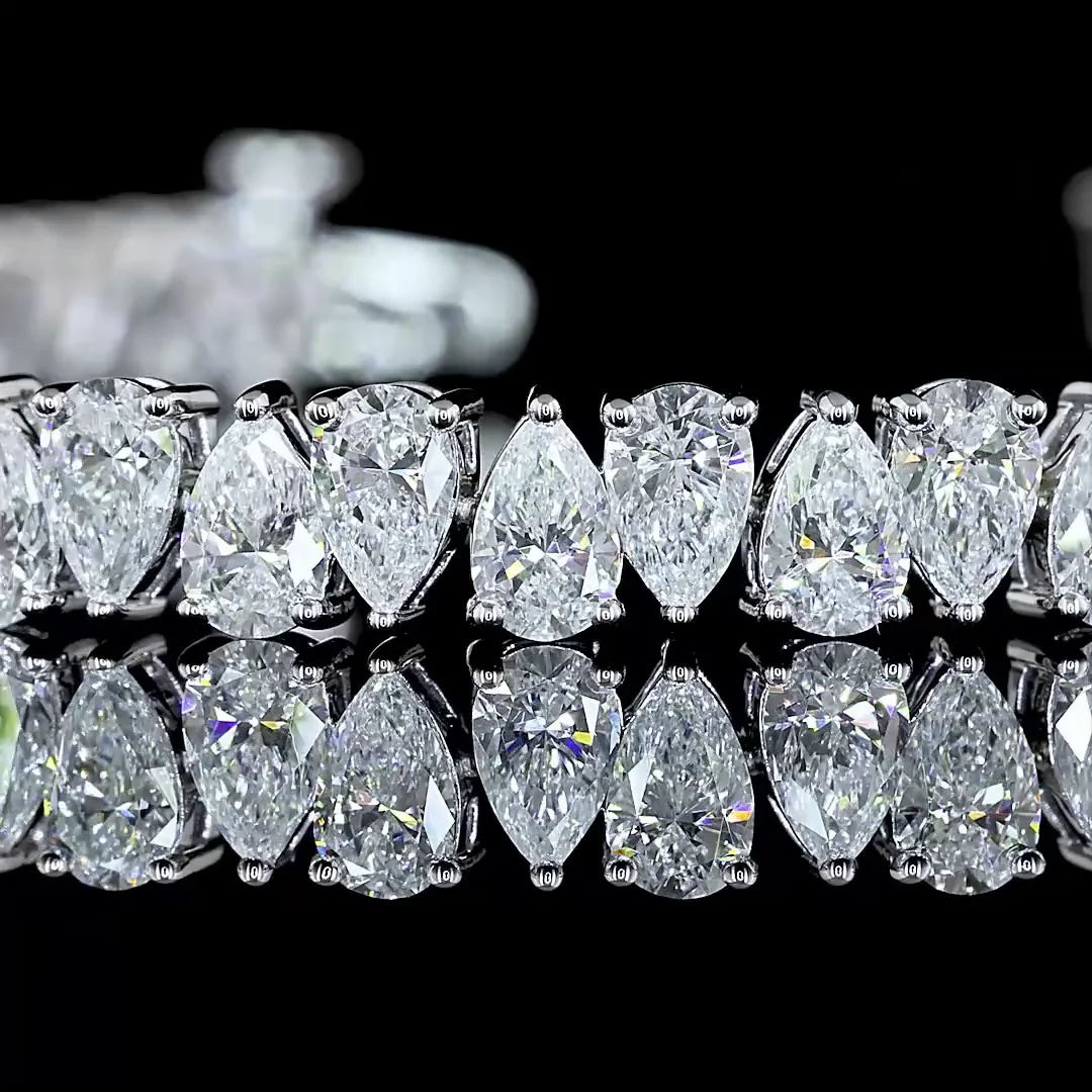 9.59 Cts 14k White Gold Pear Shape Tennis Bracelet - Image 2