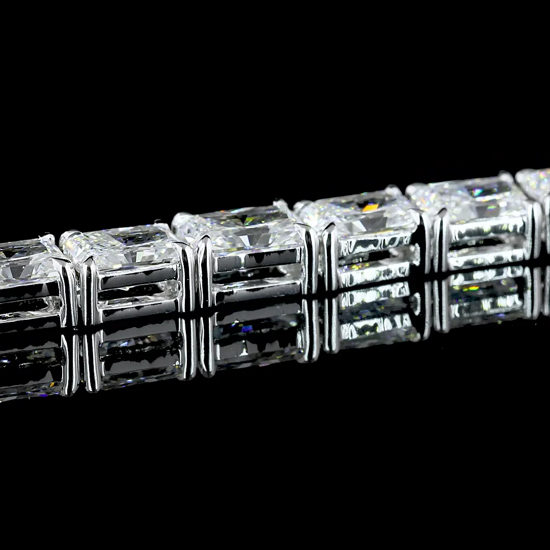 19.21 Cts 14k White Gold Radiant Shape Riviera Necklace - Image 4