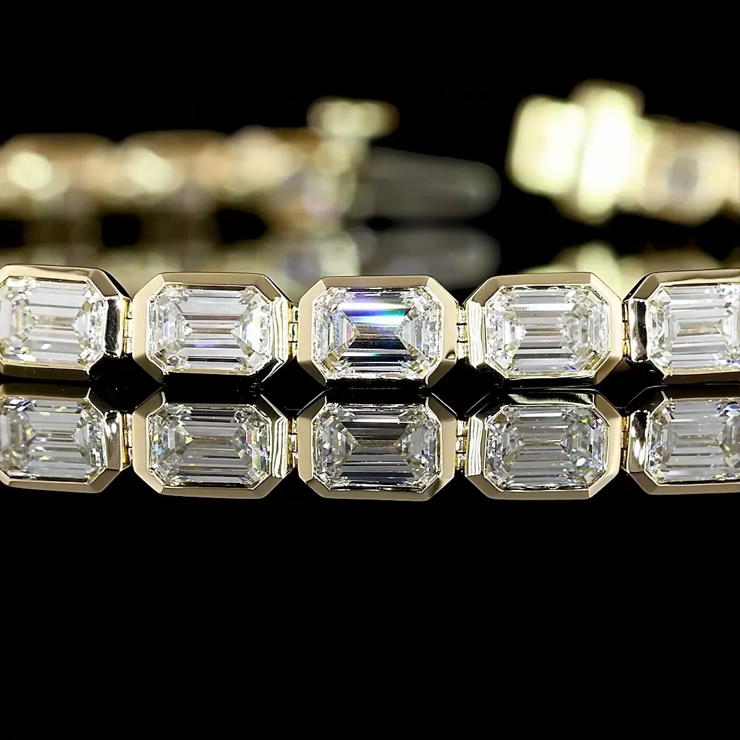 7.9 Cts 14k Yellow Gold Emerald Shape Tennis Bracelet - Image 2