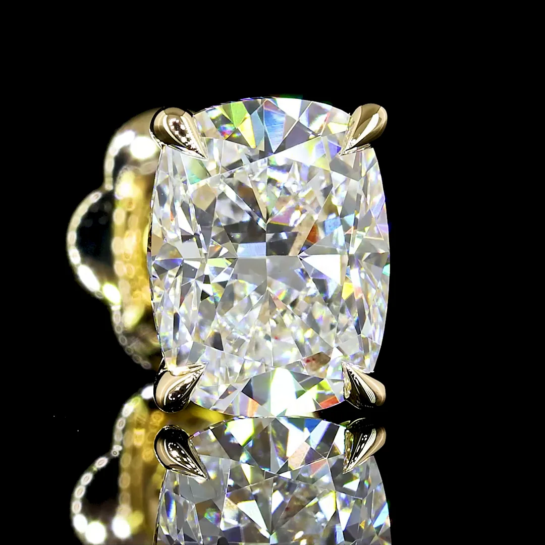 2.68 Cts 14k Yellow Gold Cushion Brilliant Shape Studs Earring - Image 2