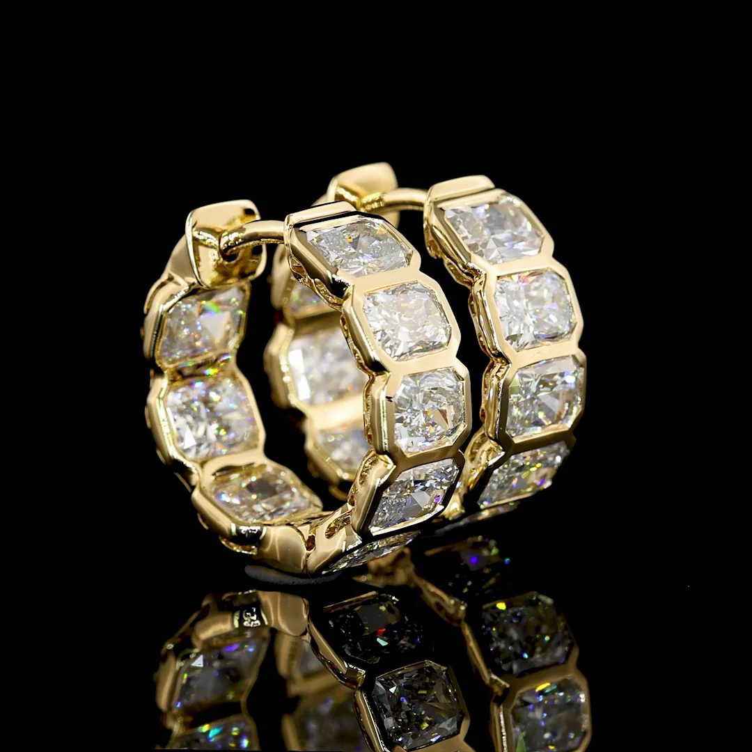 3.02 Cts 14k Yellow Gold Radiant Shape Huggies Earring - Video