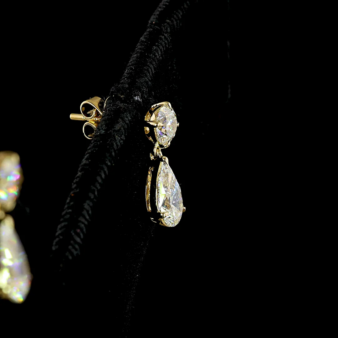 2.21 Cts 14k Yellow Gold Pear Shape Hanging Earring - Image 2