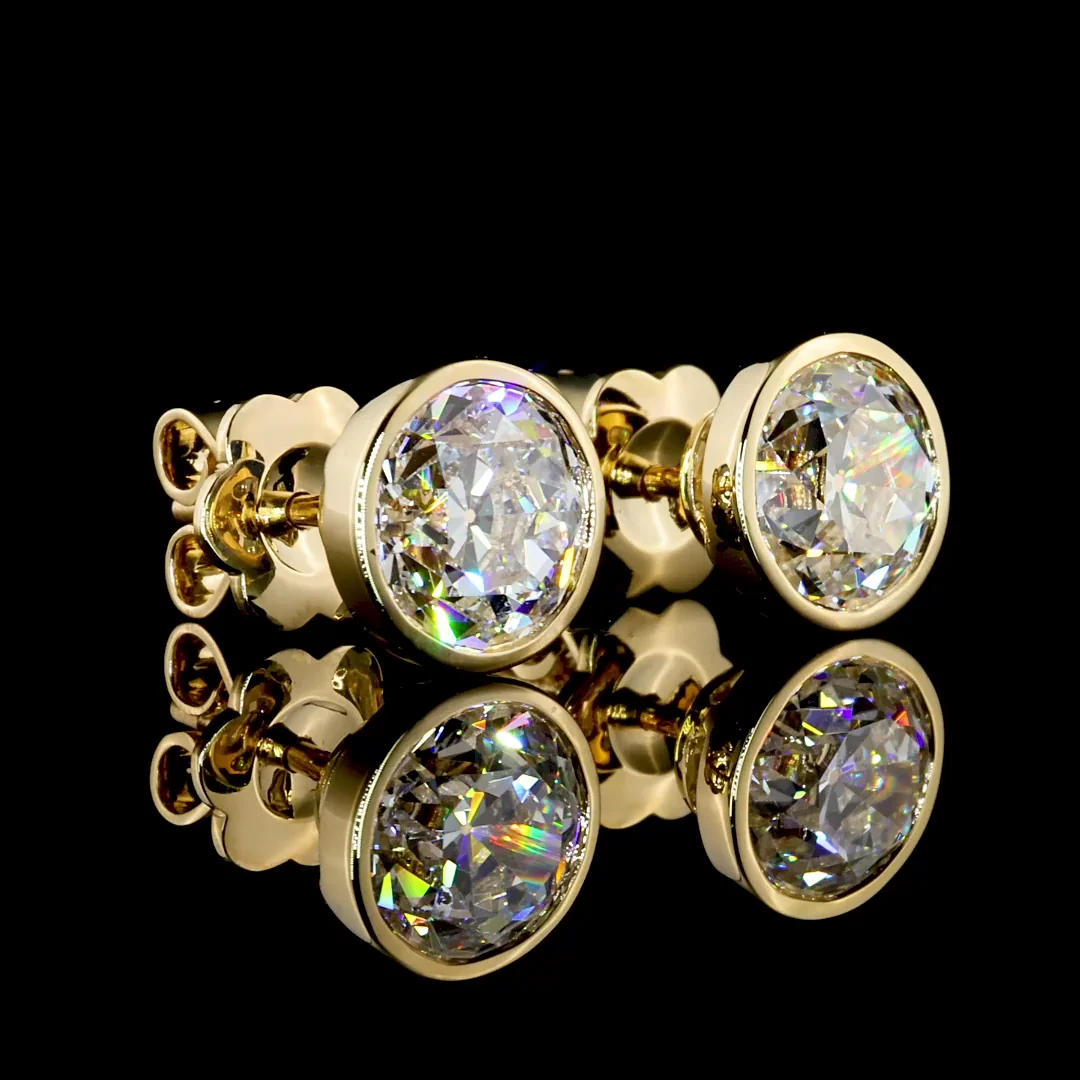 4.03 Cts 14k Yellow Gold Old European Brilliant Shape Studs Earring - Video