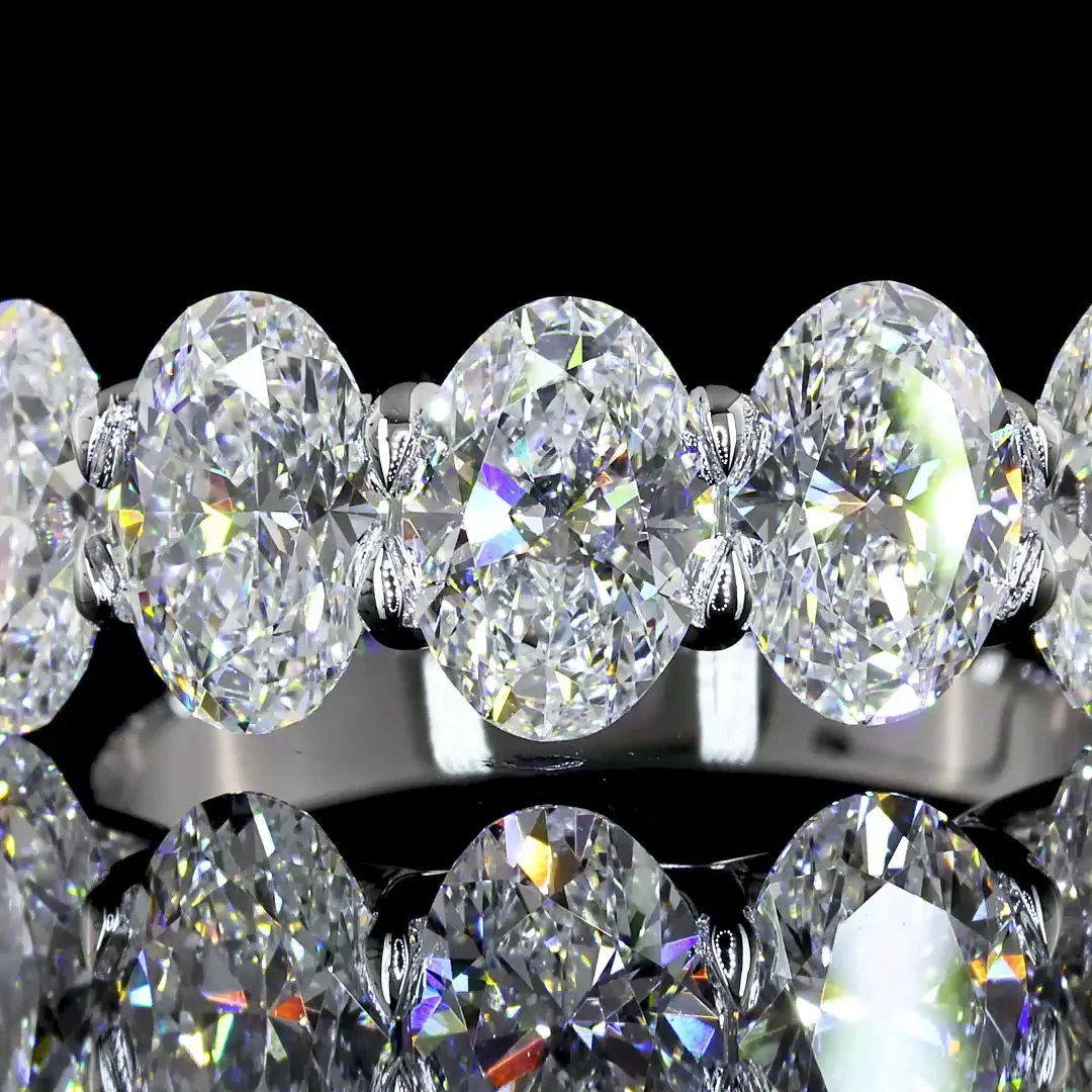 3.1 Cts Platinum Oval Shape 5 Stones Eternity Band - Image 2