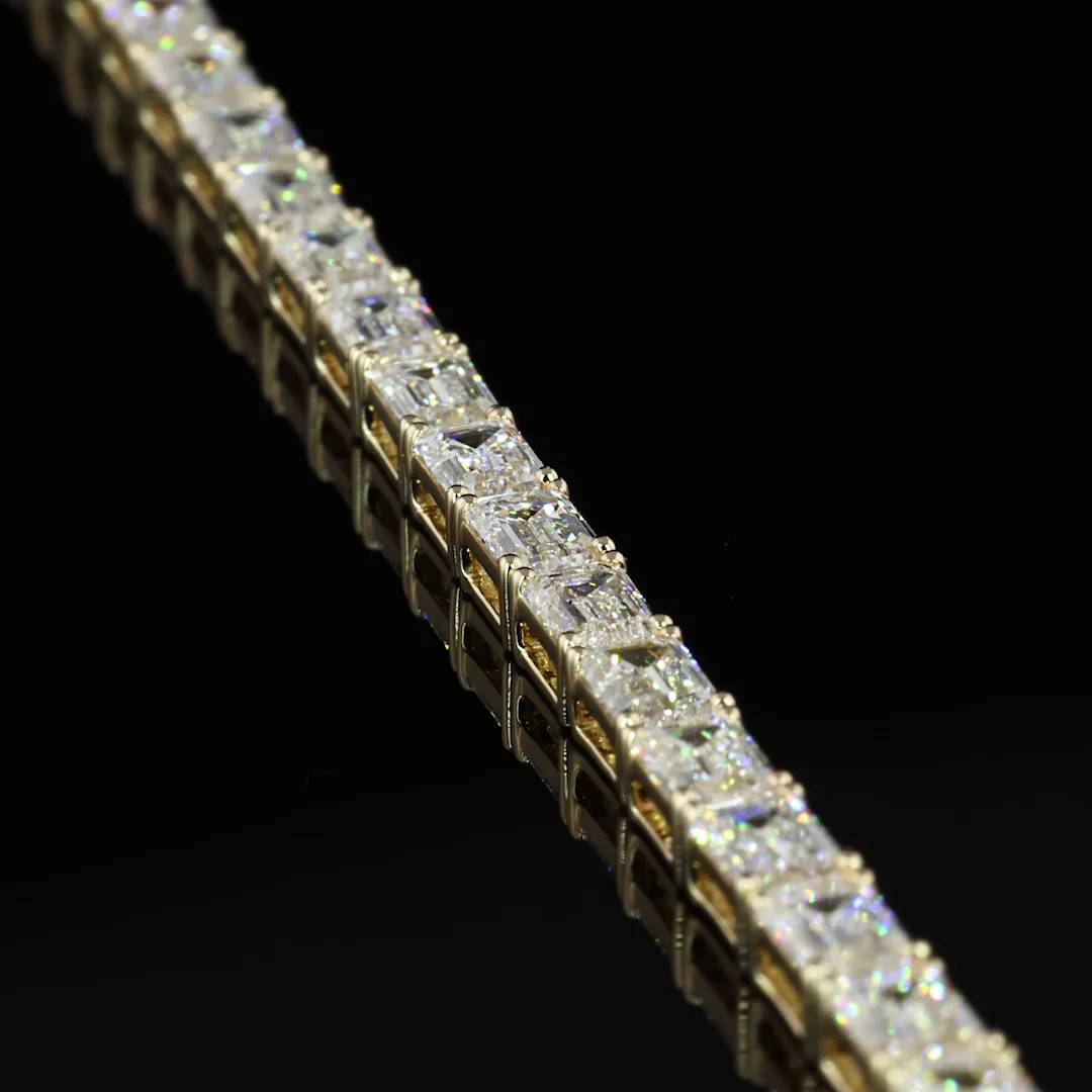 7.93 Cts 14k Yellow Gold Emerald Shape Tennis Bracelet - Image 3