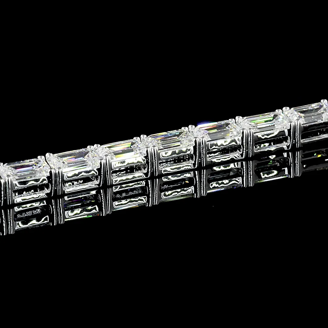 8.1 Cts 14k White Gold Emerald Shape Tennis Bracelet - Image 4