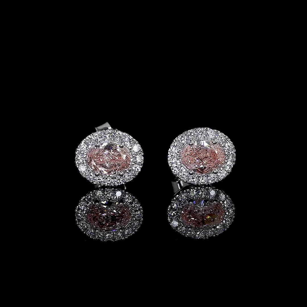 0.8 Cts 14k White Gold Oval Shape Halo Studs Earring - Video