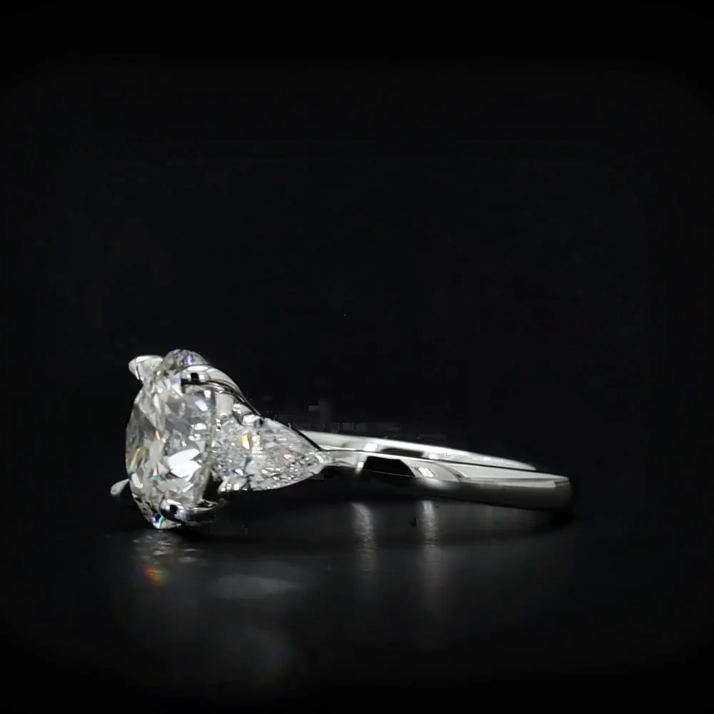 1.86 Cts 14k White Gold Round Shape 3 Stones Ring - Image 2