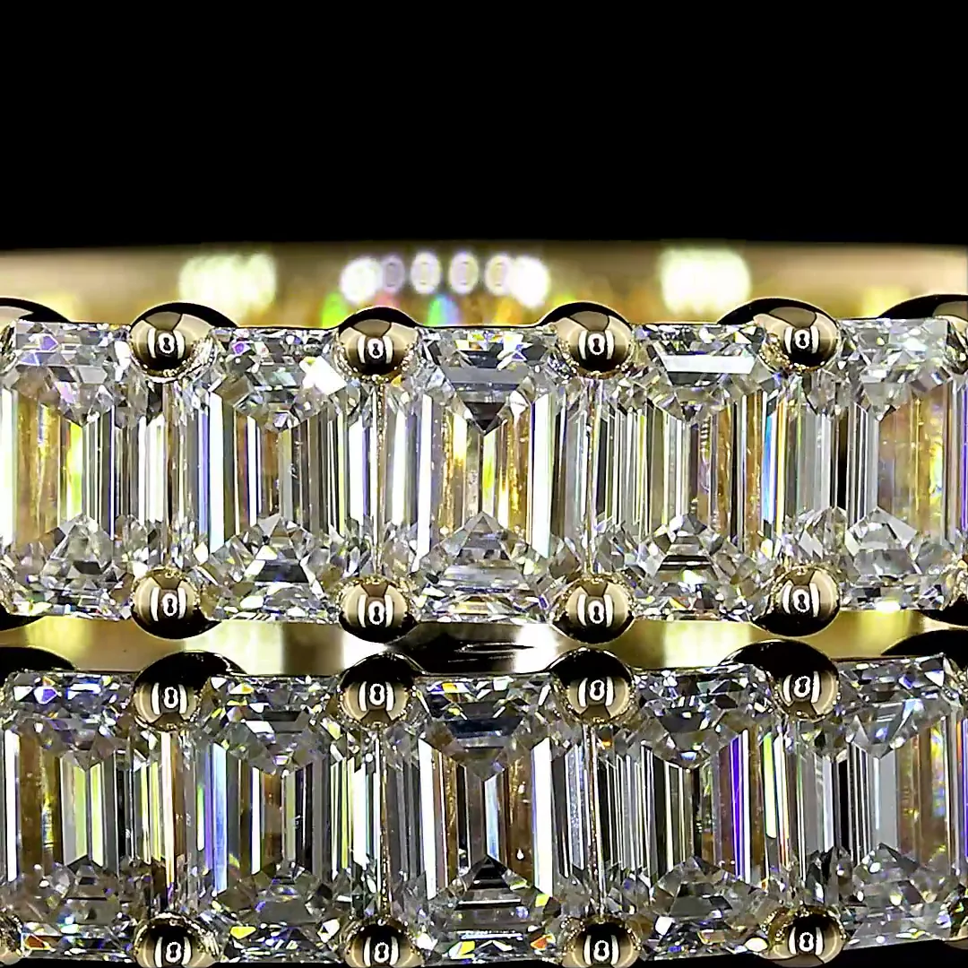 1.44 Cts 14k Yellow Gold Emerald Shape Half Eternity Eternity Band - Image 3