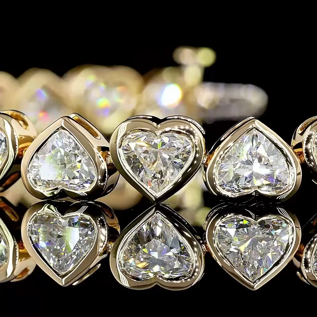 13.47 Cts 18k Yellow Gold Heart Shape Tennis Bracelet - Image 2