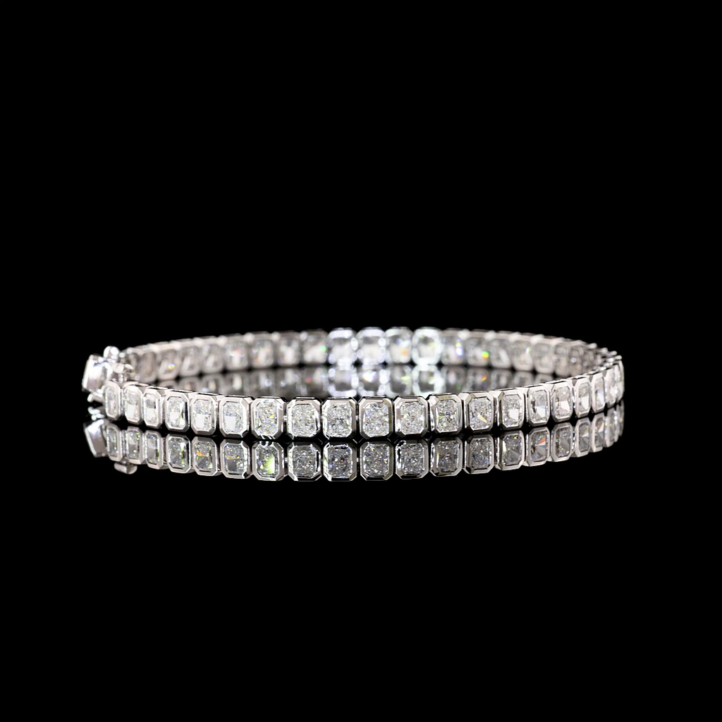 6.98 Cts 14k White Gold Radiant Shape Tennis Bracelet - Video