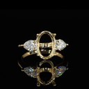 0.71 Cts 18k Yellow Gold Shape 3 Stones Ring - Video