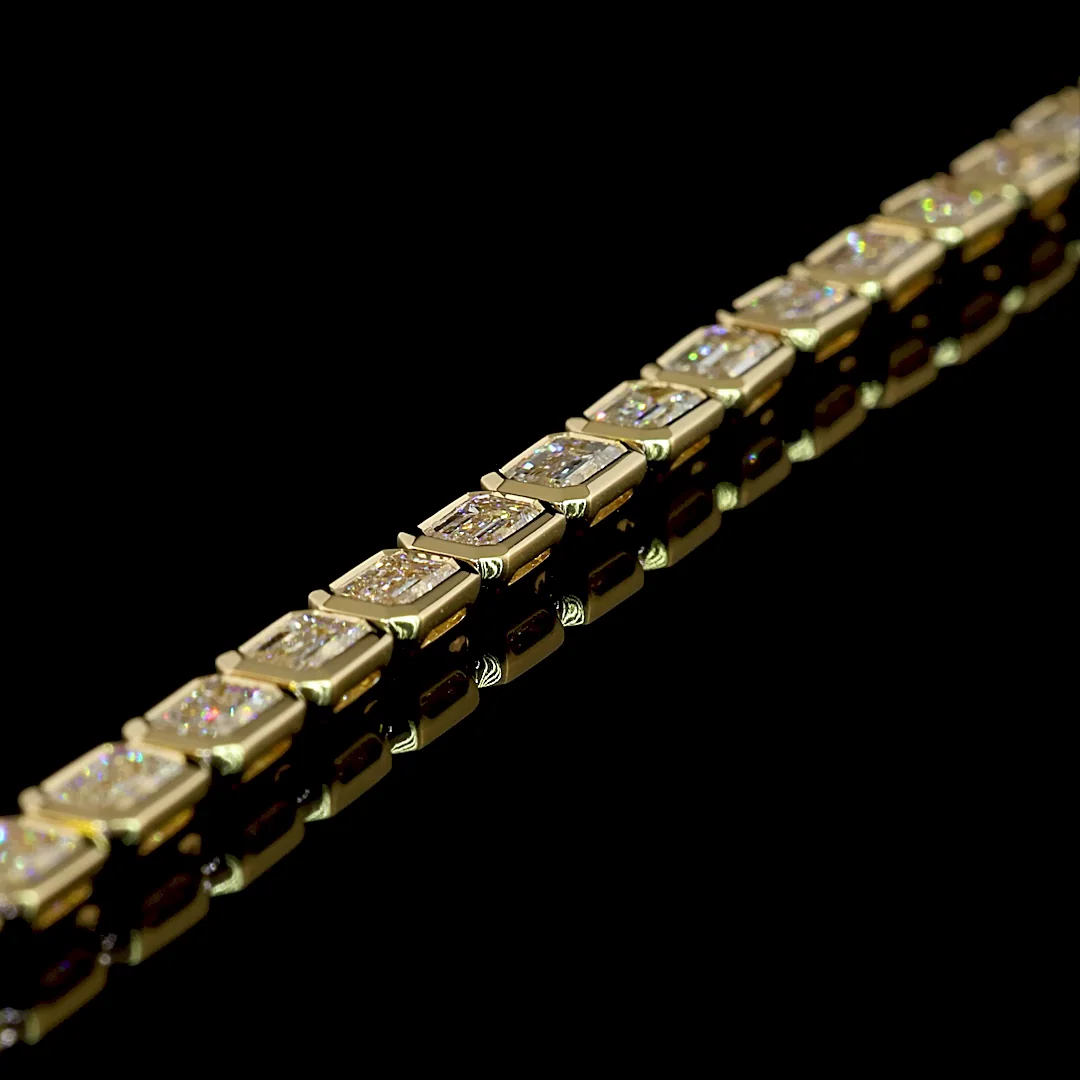 7.24 Cts 14k Yellow Gold Emerald Shape Tennis Bracelet - Image 2