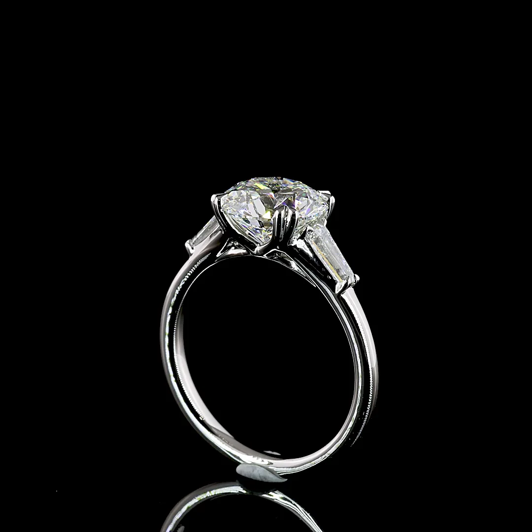 2.93 Cts Platinum Round Shape 3 Stones Ring - Image 2